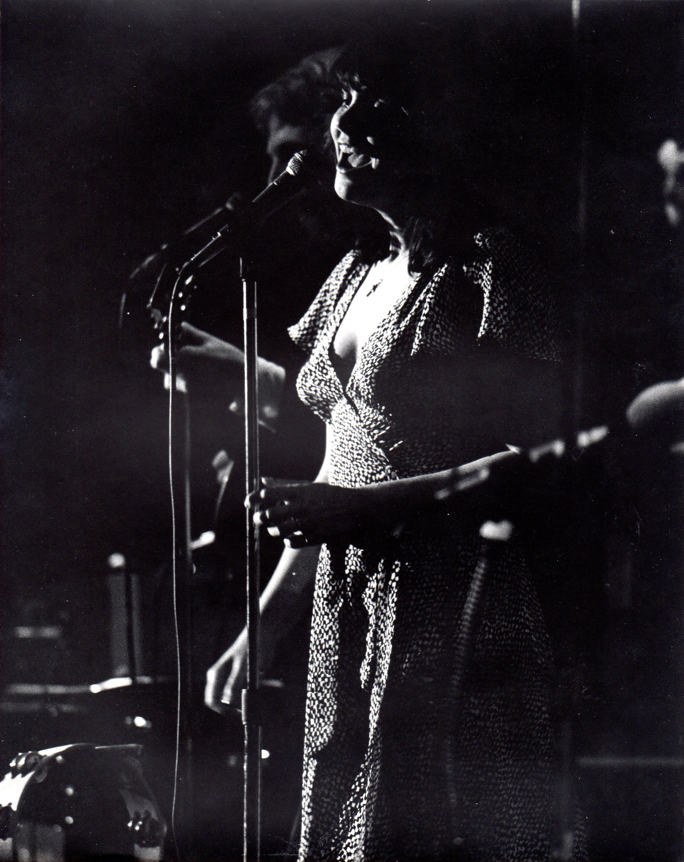 LindaRonstadt1976-03-17TroubadourWestHollywoodCA (3).jpg